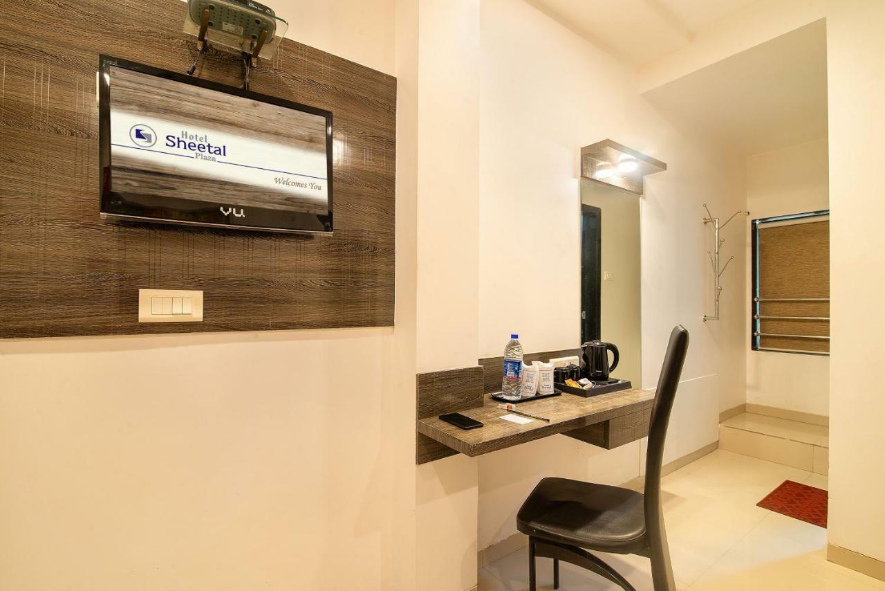 Hotel Sheetal Plaza Surat Ngoại thất bức ảnh