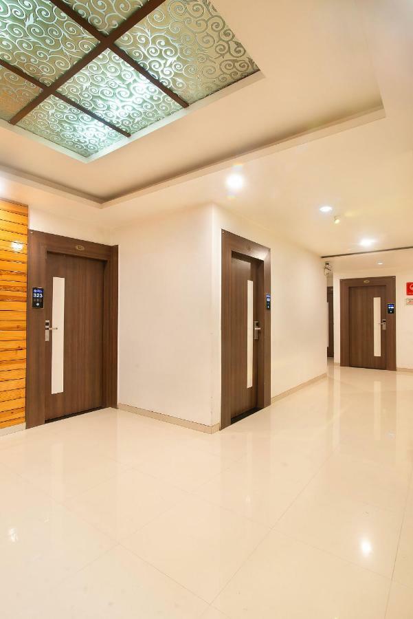 Hotel Sheetal Plaza Surat Ngoại thất bức ảnh