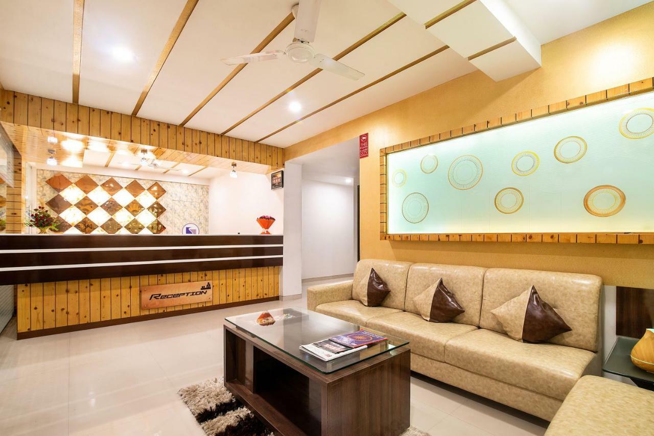 Hotel Sheetal Plaza Surat Ngoại thất bức ảnh