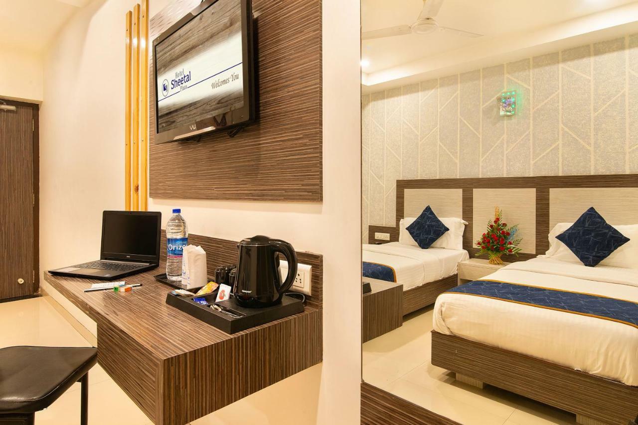 Hotel Sheetal Plaza Surat Ngoại thất bức ảnh