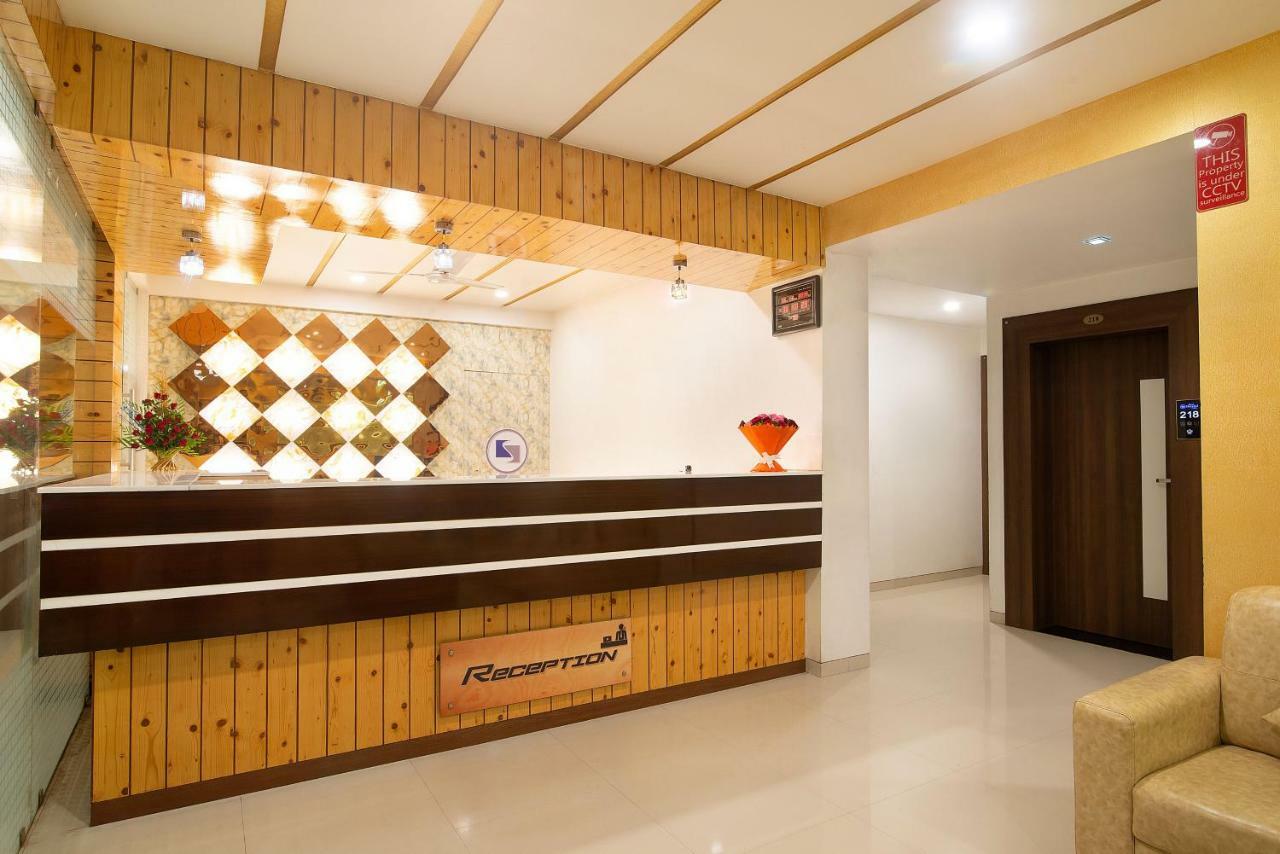 Hotel Sheetal Plaza Surat Ngoại thất bức ảnh