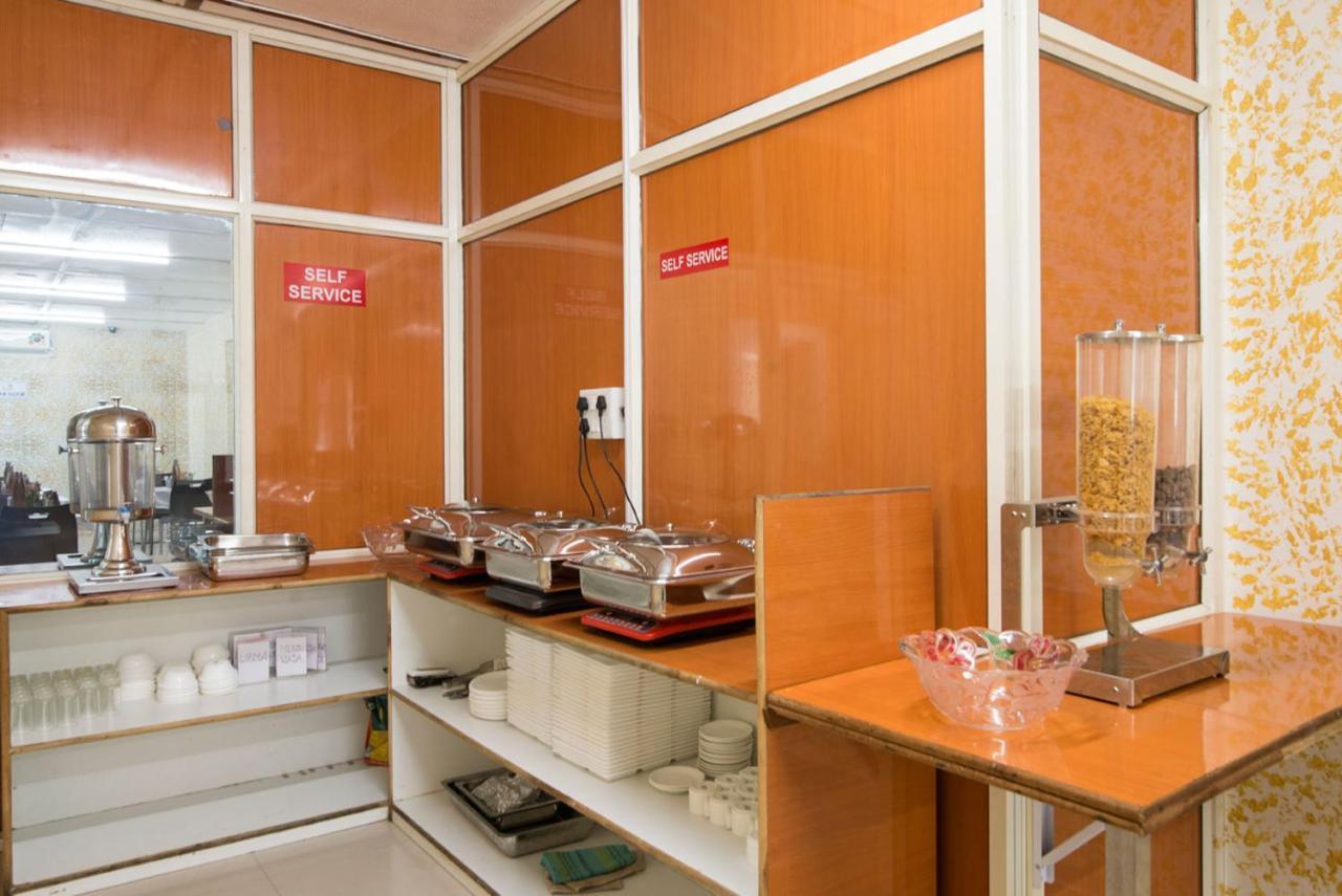 Hotel Sheetal Plaza Surat Ngoại thất bức ảnh